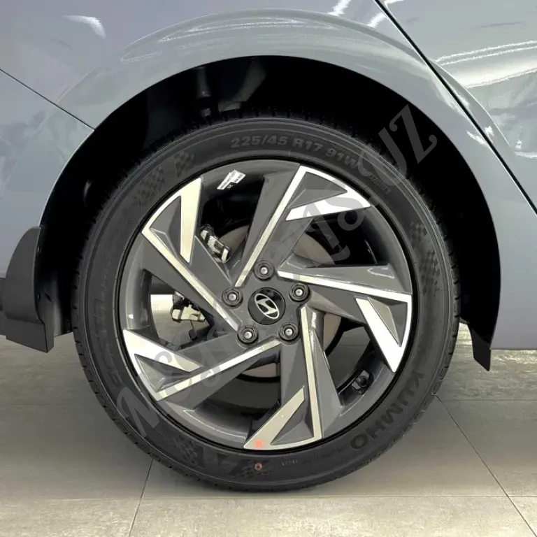 Hyundai Elantra Elegance Plus 2025