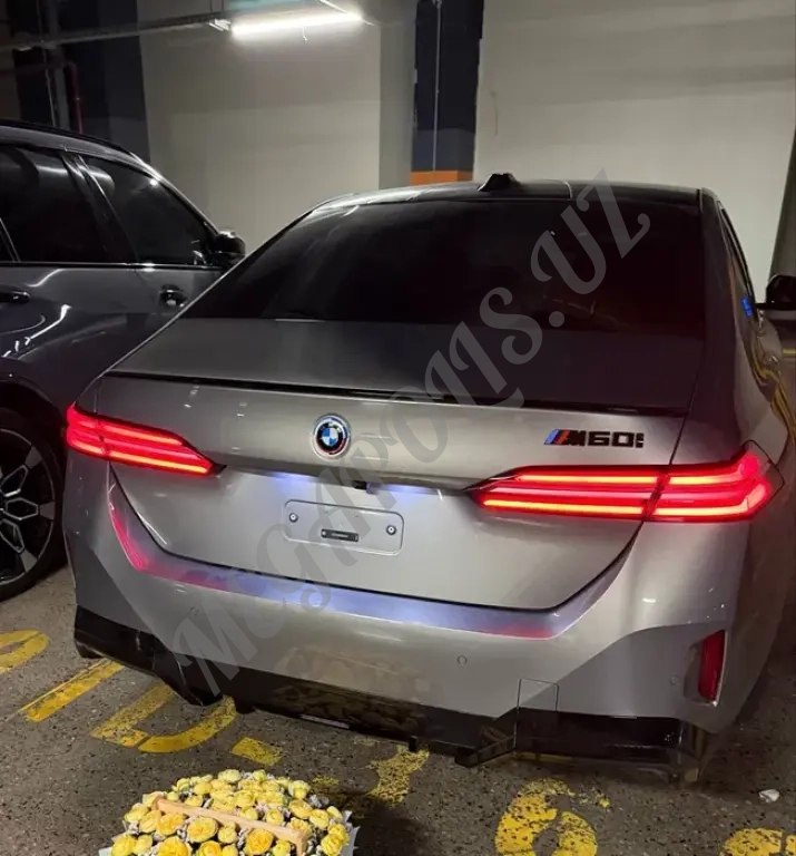 BMW i5 40l m sport