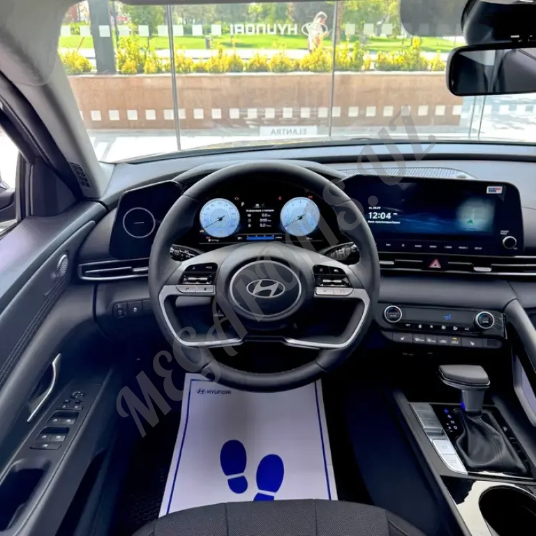 Hyundai Elantra Elegance Plus 2025