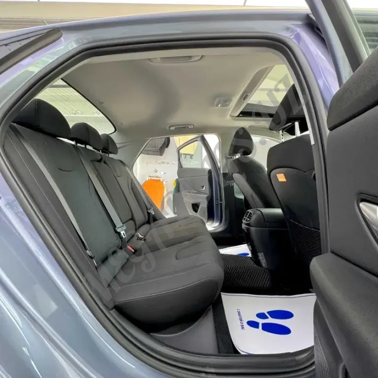 Hyundai Elantra Elegance Plus 2025