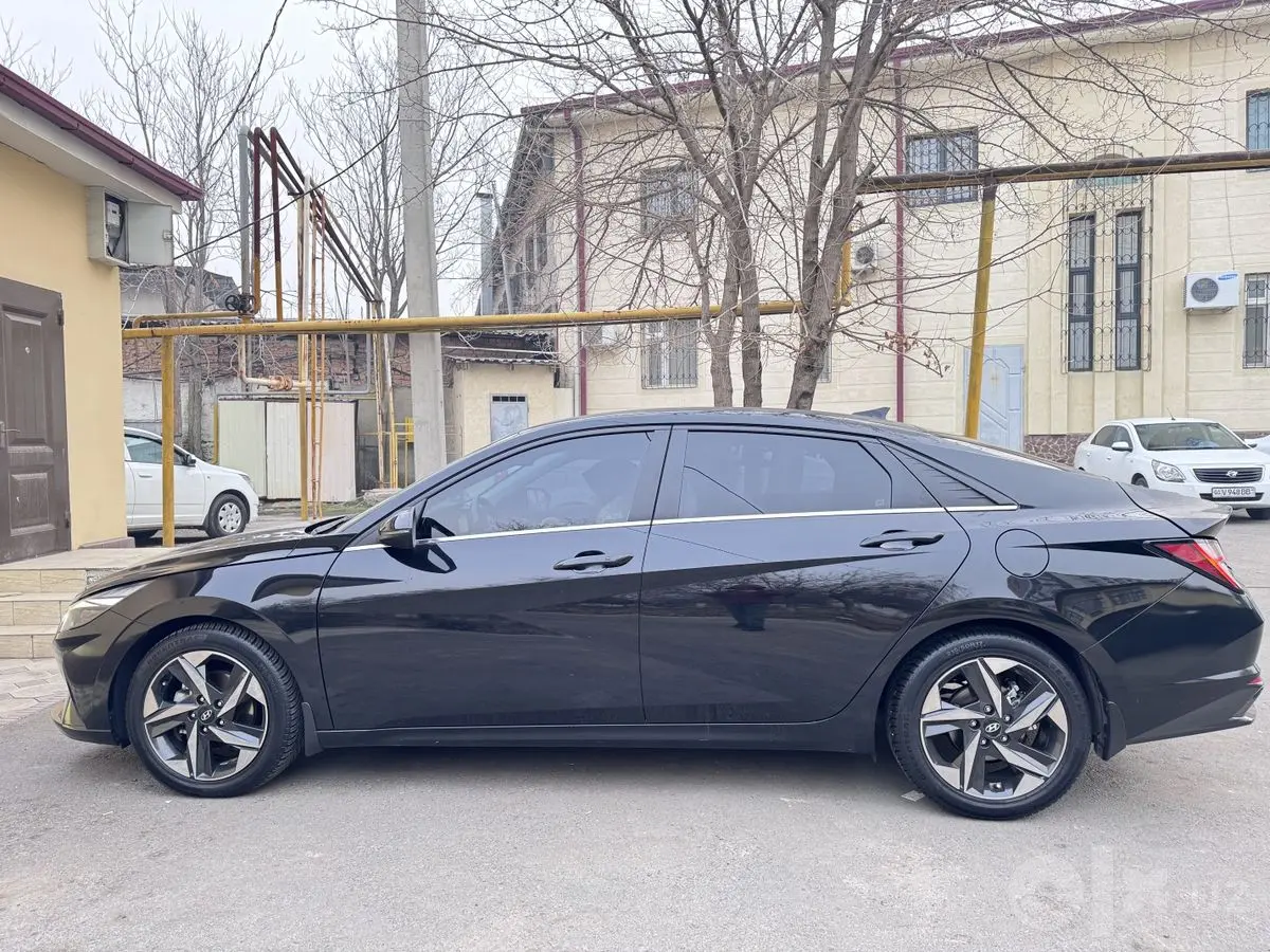 Hyundai Elantra 2021   Фулл позиция