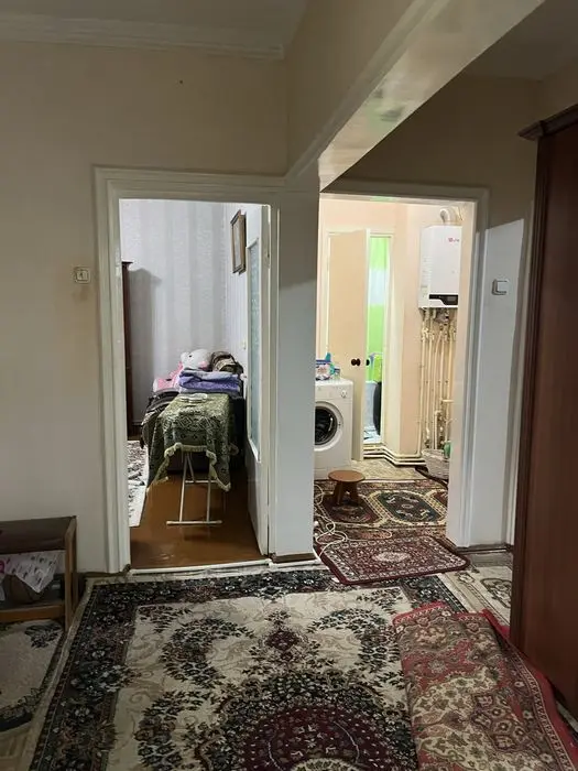 Сдаётся 4 комнтаная  квартира без агенства, посуточно тоже