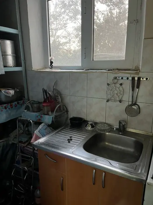 Сдаётся 4 комнтаная  квартира без агенства, посуточно тоже