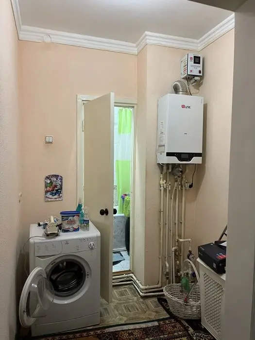 Сдаётся 4 комнтаная  квартира без агенства, посуточно тоже