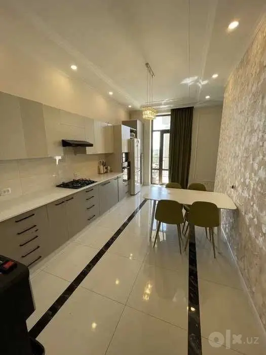 'Яшнабад Vek Stroy 4/4/8, 130 м2, продается квартира.