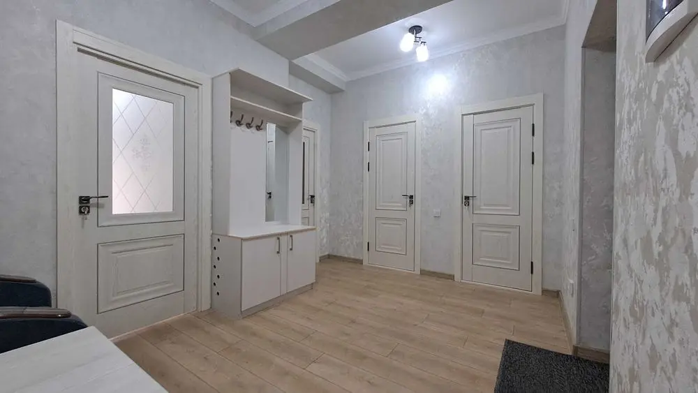 Новостройкадан 1-хонали евроремонт квартира сотилади
