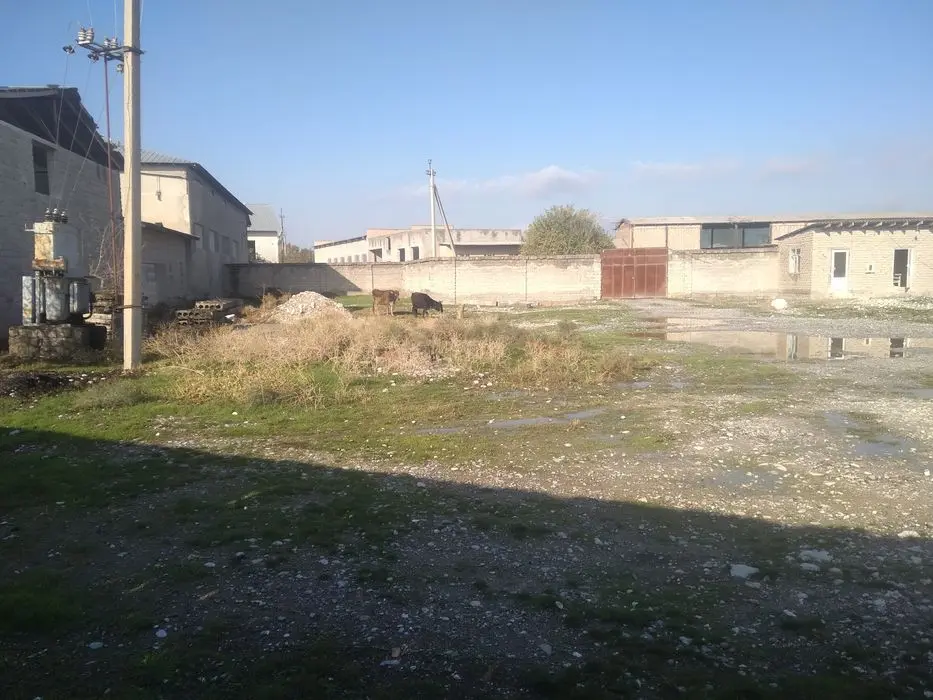 Ишлаб чикариш учун нотурар жой сотилади