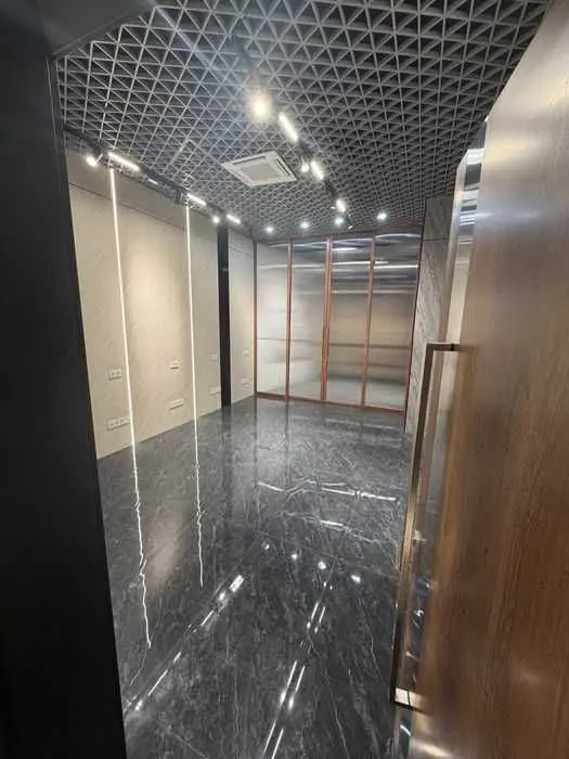 Сдам 38 м² Офис в Аренду в Piramit Tower. ул. Бабура. Яккасарайский!
