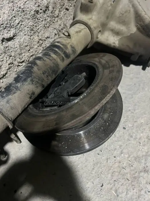 Mersades bens sprinterga zadniy most sotiladi kompilek