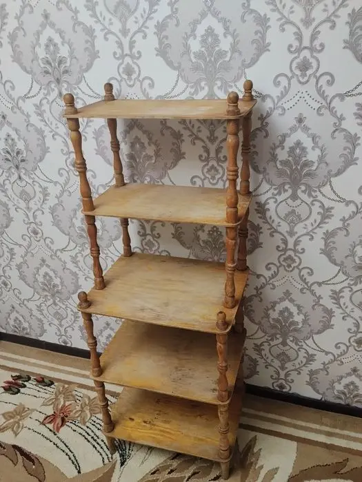 Старинная этажерка