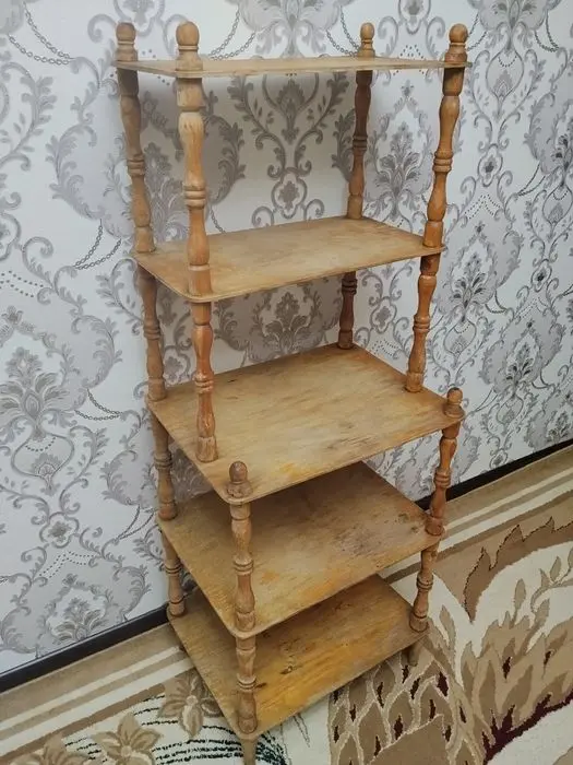 Старинная этажерка