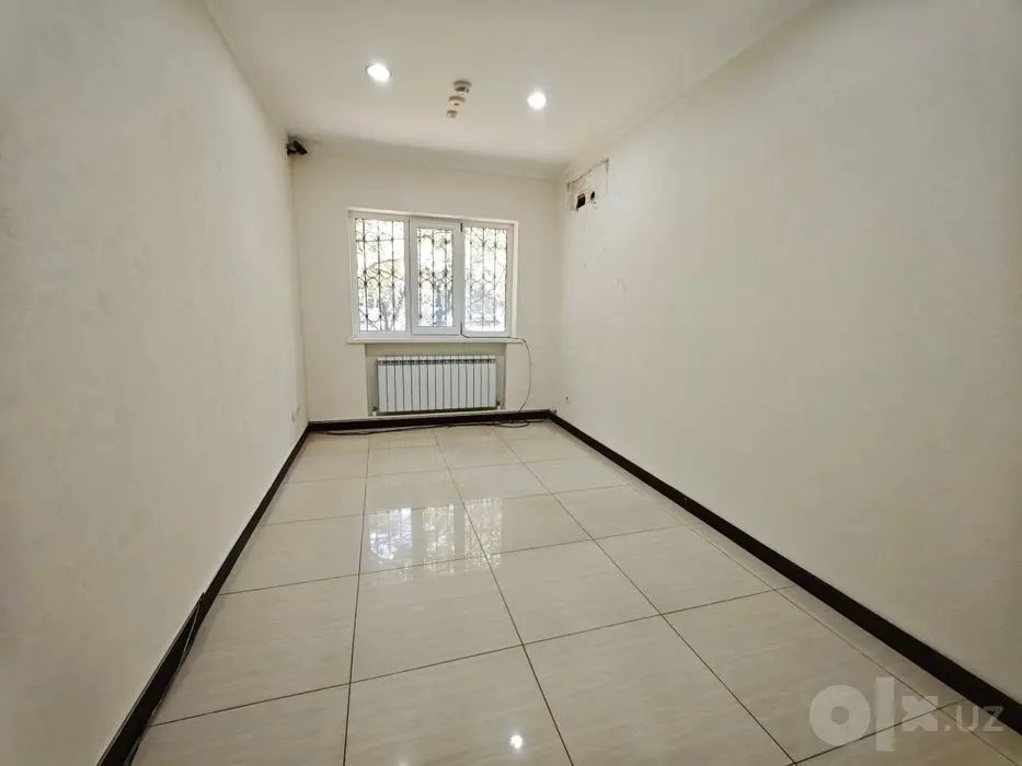 Дархан офисы 14м² 25м² вдоль дороги рядом с метро Хамида Олимжана