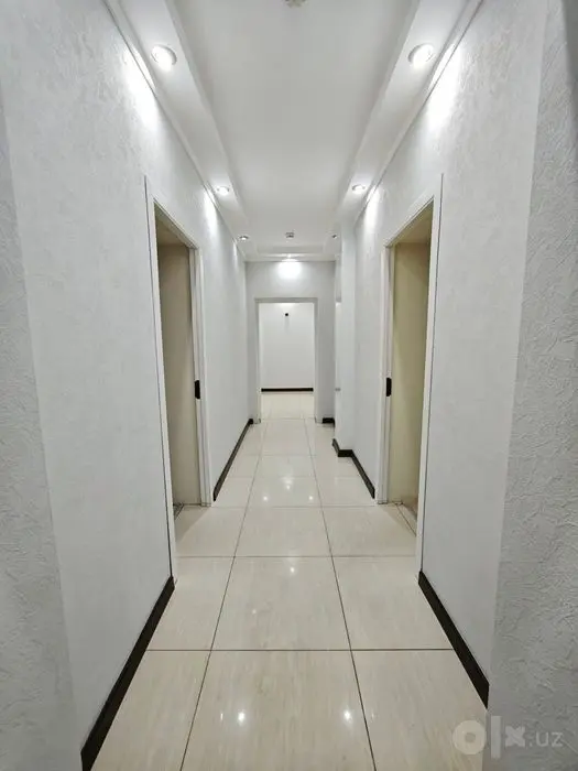 Дархан офисы 14м² 25м² вдоль дороги рядом с метро Хамида Олимжана
