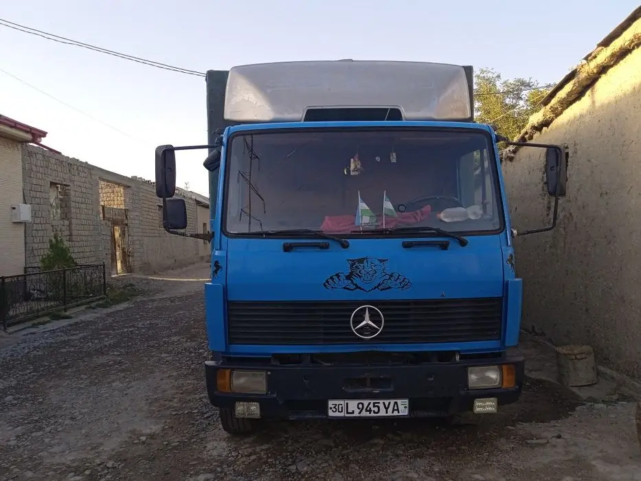 Mersedes benz 1317