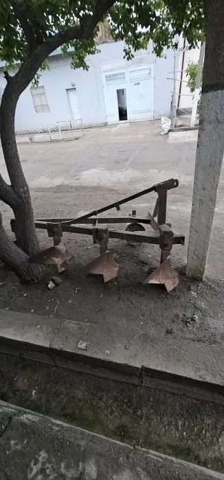 T40 sotiladi mator karobka yaxshi chizel pluhi bilan