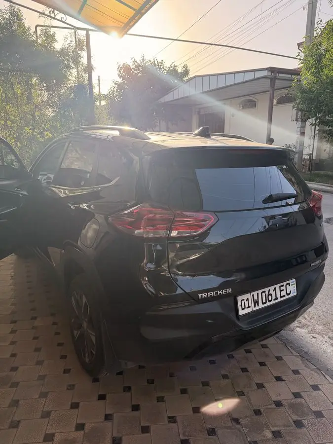 Tracker 2 Premier