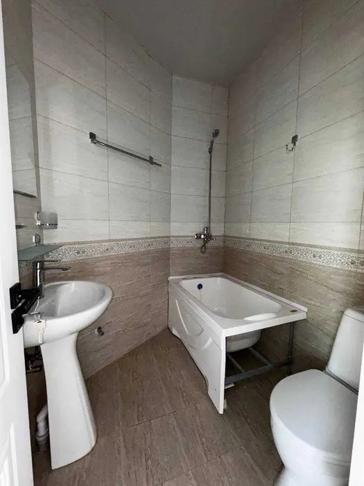 Срочно! Новый 1 комнатный коттедж. Ул Гиждуван. Заправка Мустанг. 30м2