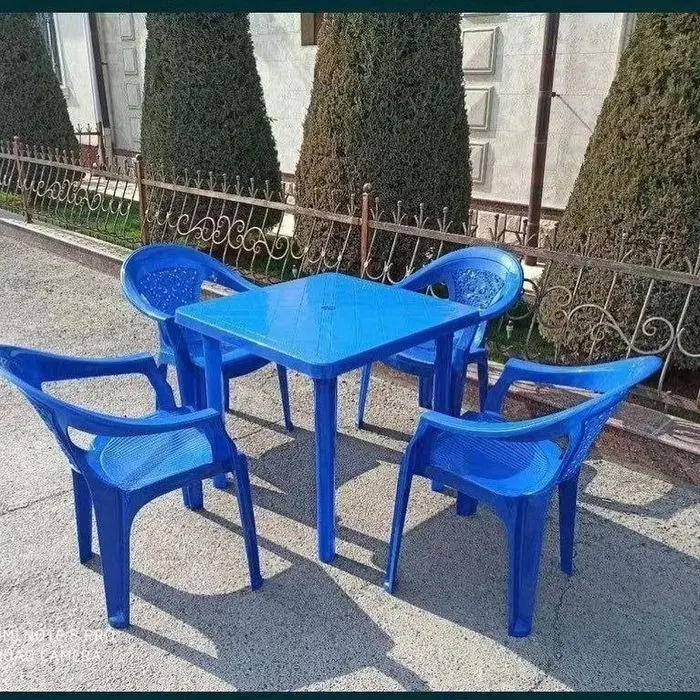 Plastmassa stol stullar. Пластиковые столы и стулья