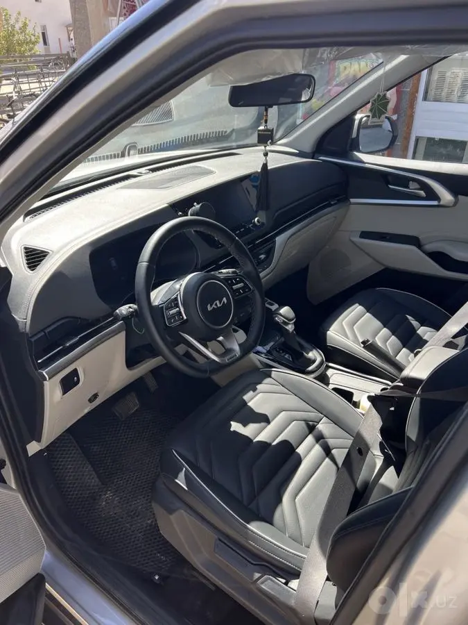 KIA carens 2025 yangi 23,000$