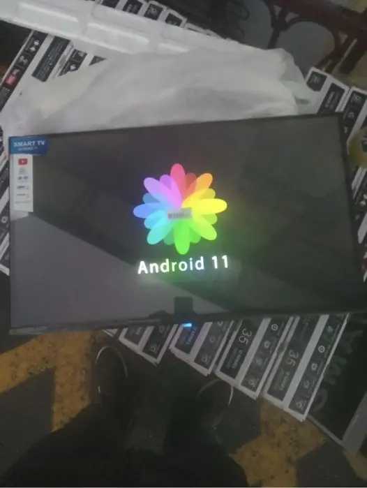Samsung - 32 телевизор Smart TV + доставка