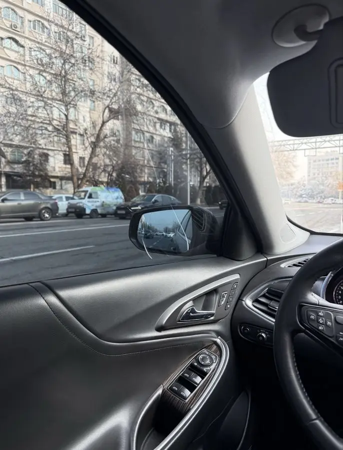 Qora Malibu 2 2/4 Polniy Salonigacha Primier Qilingan Xolati Ideal