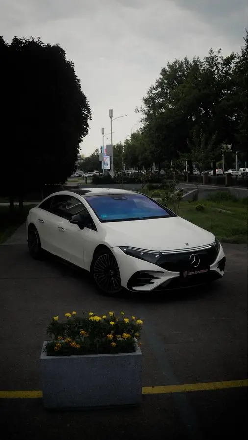 Mercedes Benz EQS 450+
