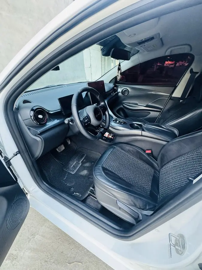Byd e 2 Xolati zo’r 13800$