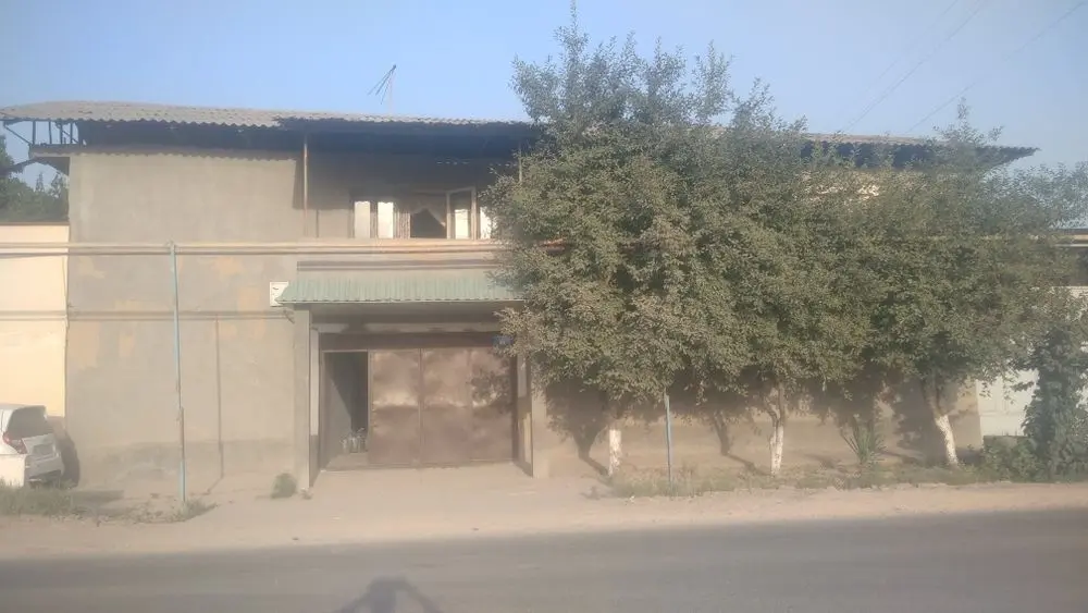 Nazarbek tekstil tarozi koʻcha yuzida hamma baland  imora 8 xonali