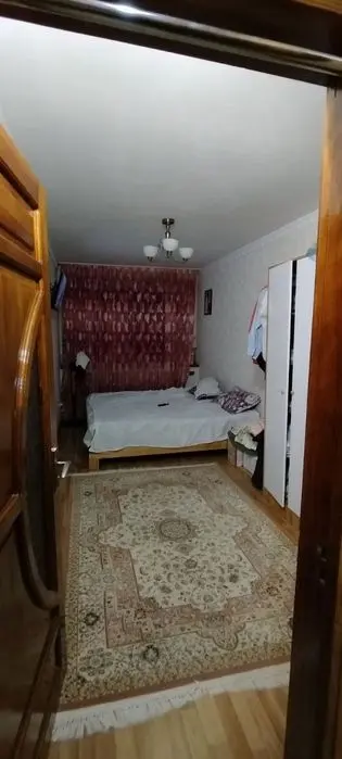 Срочно своя, трёхкомнатная