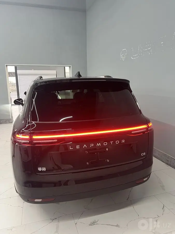 Leapmotor C16 гибрид 280км фулл рестайлинг 2026 в наличие aвтосалоне