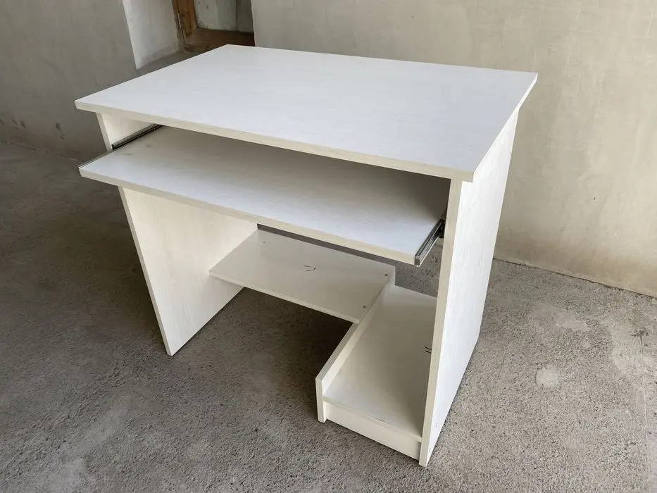 Компьютерный стол 450.000