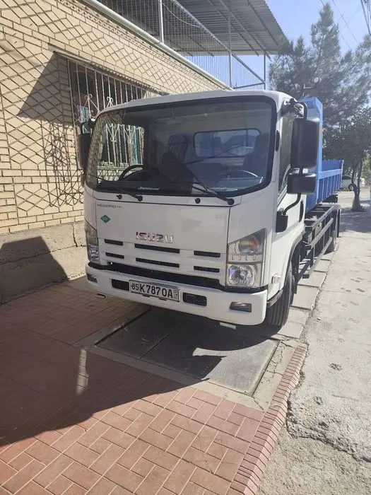 isuzu samosval 2025