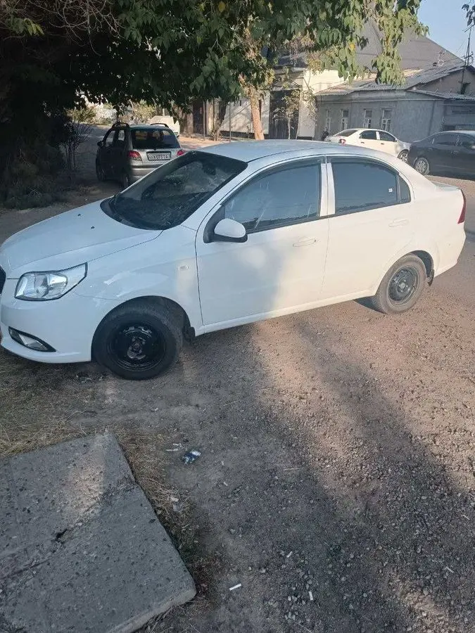 Автомобиль Нексия 3