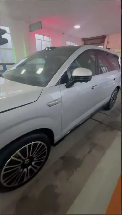 Denza N8L Flagship