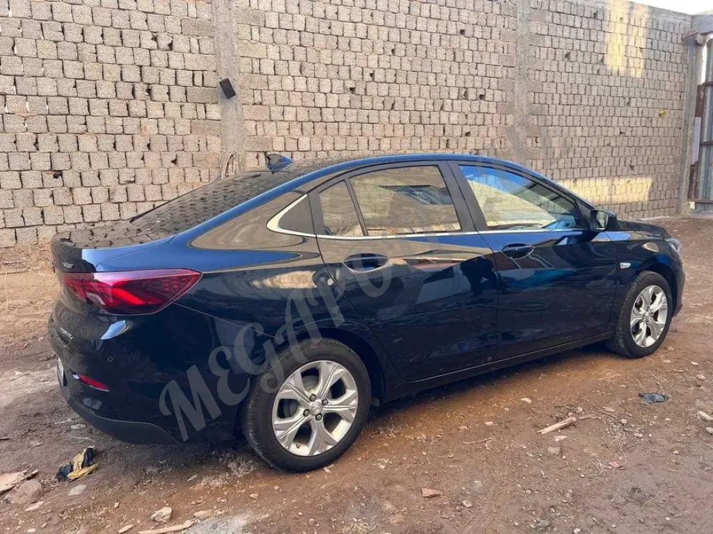 Chevrolet Onix Premier 2