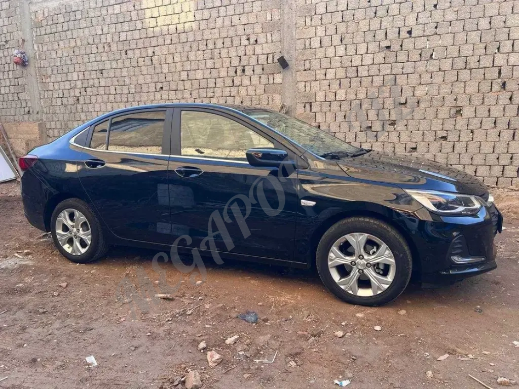 Chevrolet Onix Premier 2