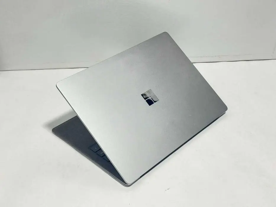 Microsoft Surface Laptop сотилади