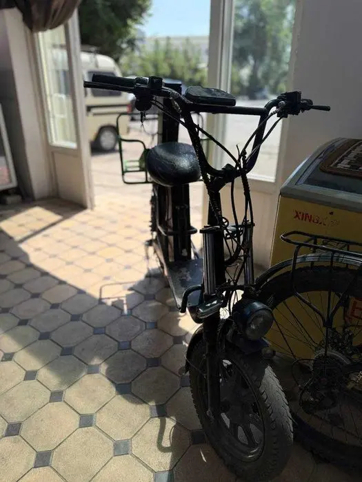 Скутер Elektro velosiped