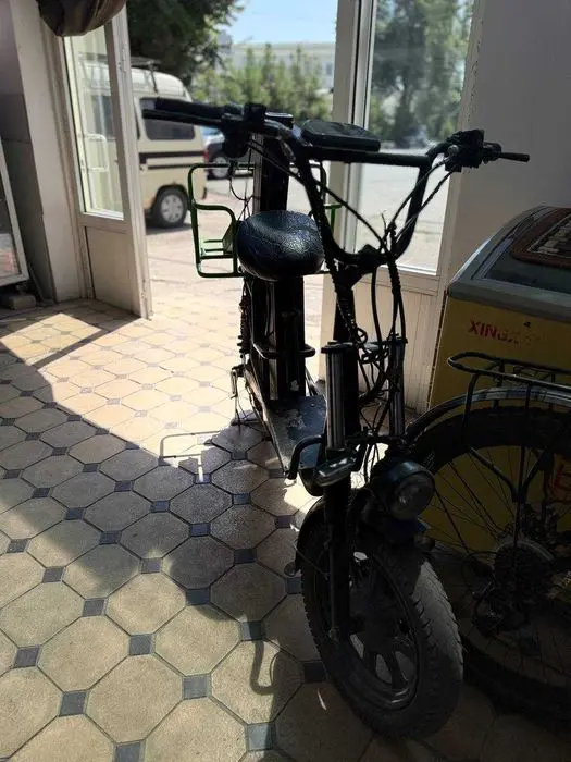 Скутер Elektro velosiped