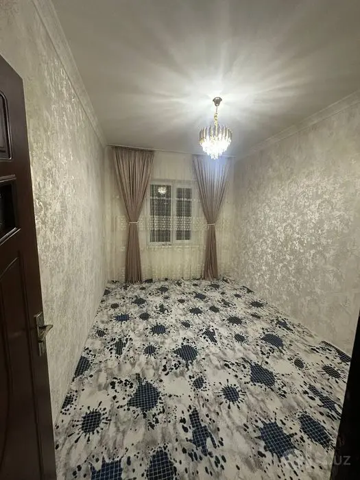 Shahar markazidan 3 xonali uyimiz sizlar uchun sotuvga chiqti