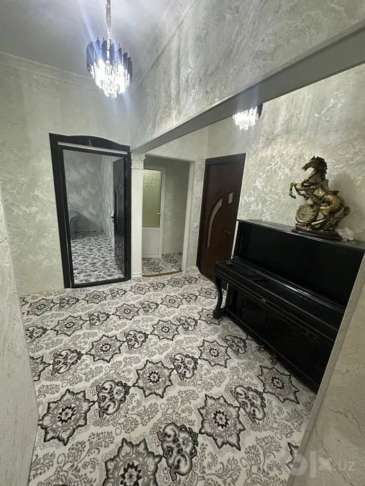 Shahar markazidan 3 xonali uyimiz sizlar uchun sotuvga chiqti