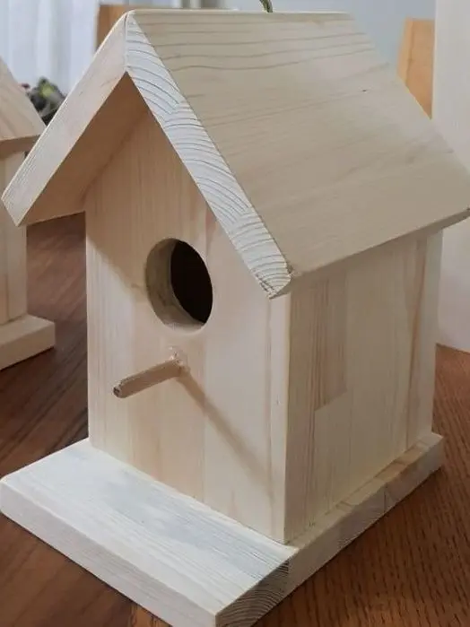 Продаются скворечники и кормушки