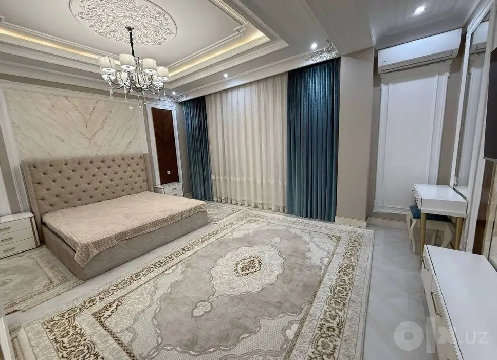 Продается коттедж 5 комнат, ориентир: Сайрам Буз базар, 3 сотки 300м²