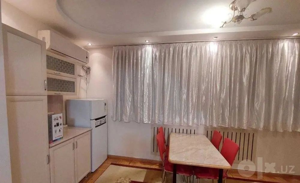 Продаётся квартира Юнусабад 11кв 2/1/4 кирпич