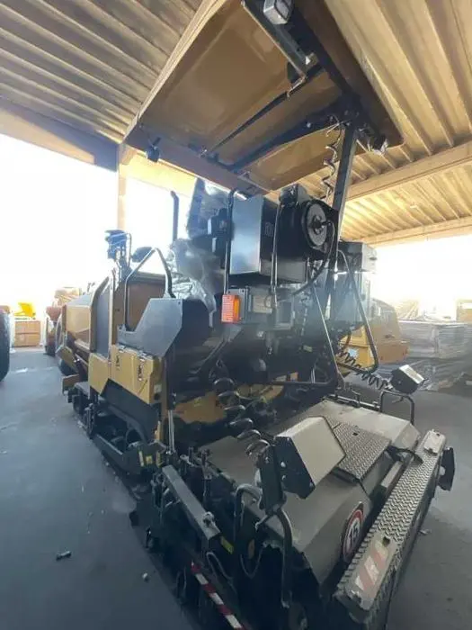 Янги Асфалт ётқизувчи Cat AP 355F, Асфальтоукладчик