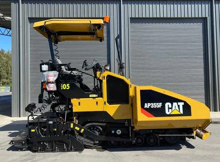 Янги Асфалт ётқизувчи Cat AP 355F, Асфальтоукладчик