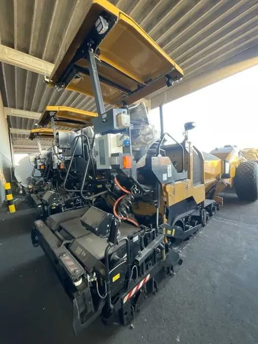 Янги Асфалт ётқизувчи Cat AP 355F, Асфальтоукладчик