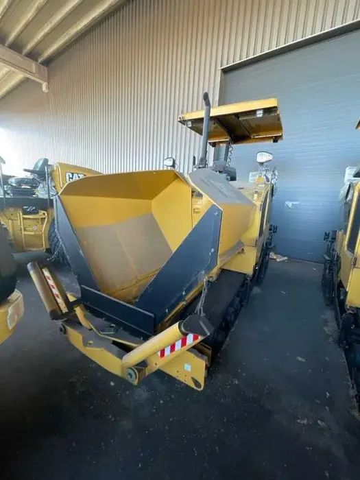 Янги Асфалт ётқизувчи Cat AP 355F, Асфальтоукладчик