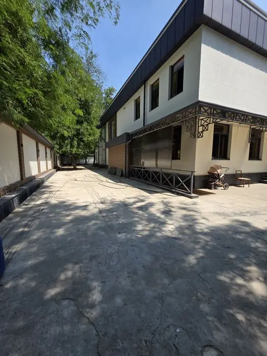 Срочно продаётся здания Чилонзор 23 10-соток  930м2