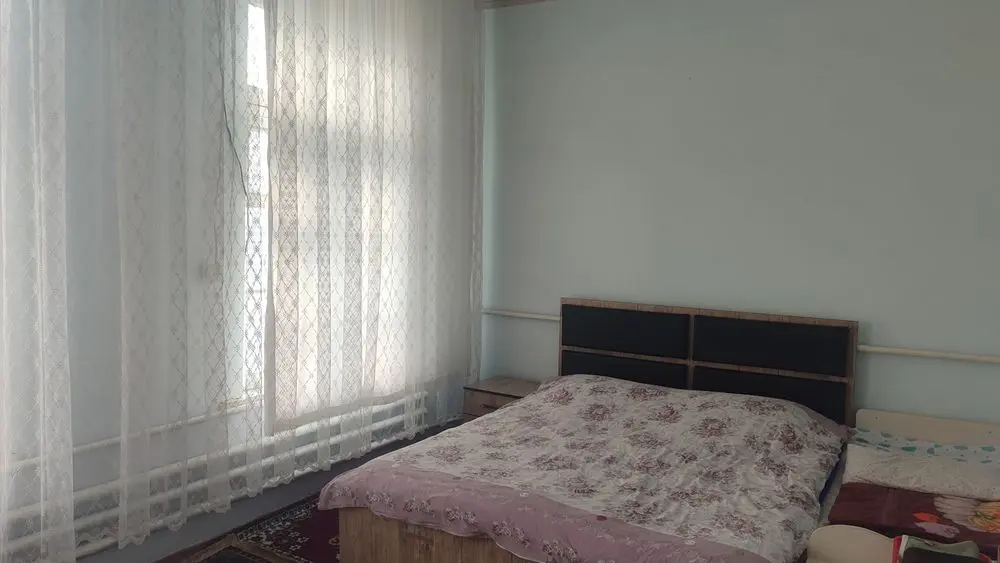 7sotih 5 hona + yozgi oshxona xamom molxona .mavjud